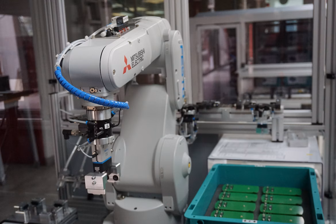 Mitsubishi Industrial Robot – High Precision